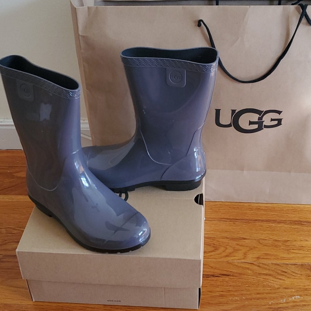 Ugg rain boots sale price is final